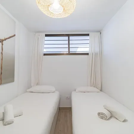 Апартаменты Summerland Free Wifi Лос Кристианос